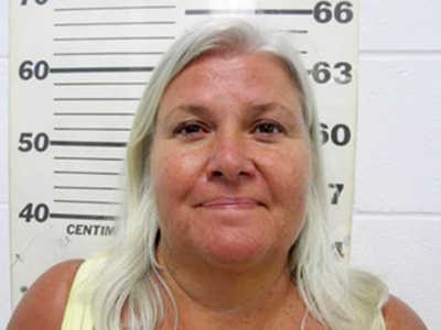 lois riess minnesota fugitive lookalike streak prison killing tuduhan crime indicted sentenced nenek dipenjara menghadapi pecandu judi murders membunuh deaths