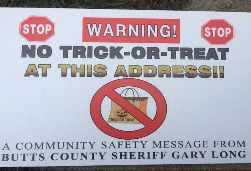 Trick or Treat sign