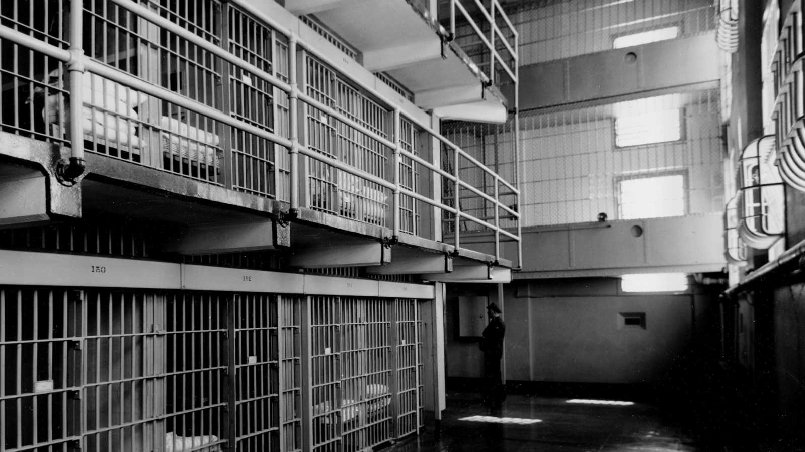 Prison escape алькатрас. Сан Франциско тюрьма Алькатрас. Тюрьма Алькатрас 2022. Тюрьма Сабанета Венесуэла. Алькатрас внутри.