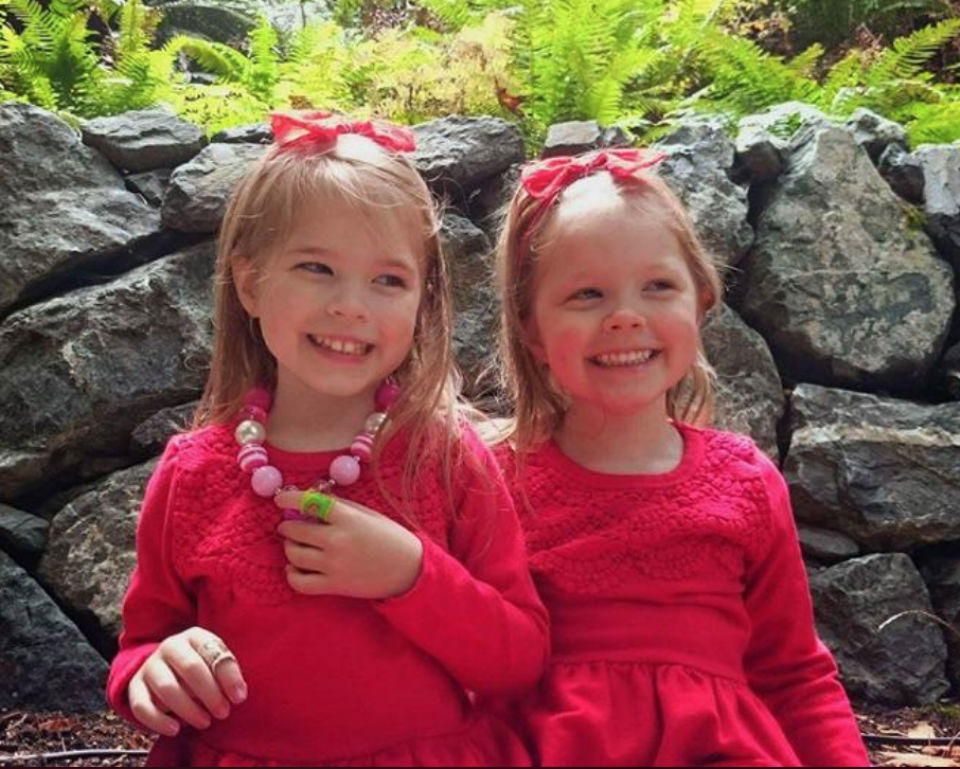 DEVELOPING: Twin 7-year-old girls and therapist mother found dead of suspected double murder-suicide – Crime Online