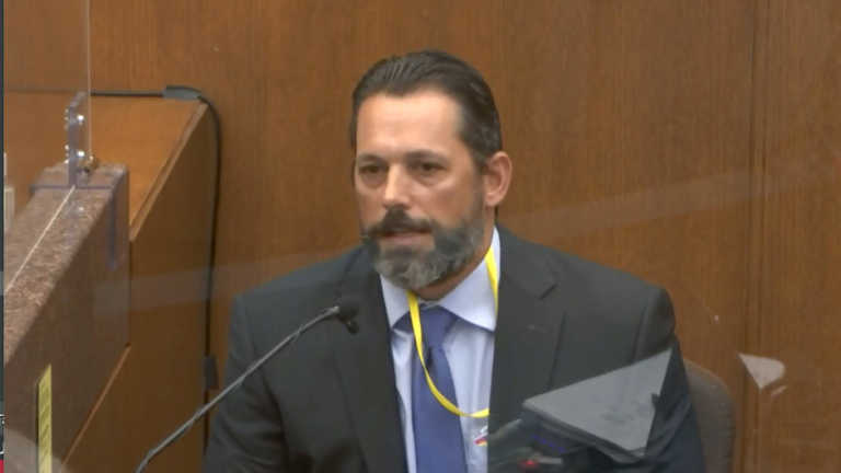 Police lieutenant says Derek Chauvin's knee on George ...
