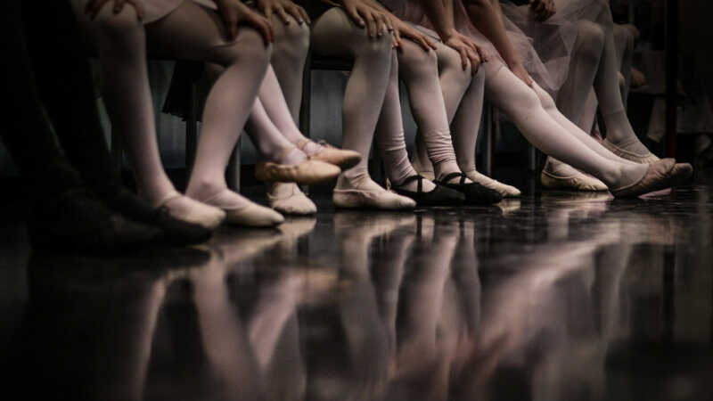 ballet dancers' feet