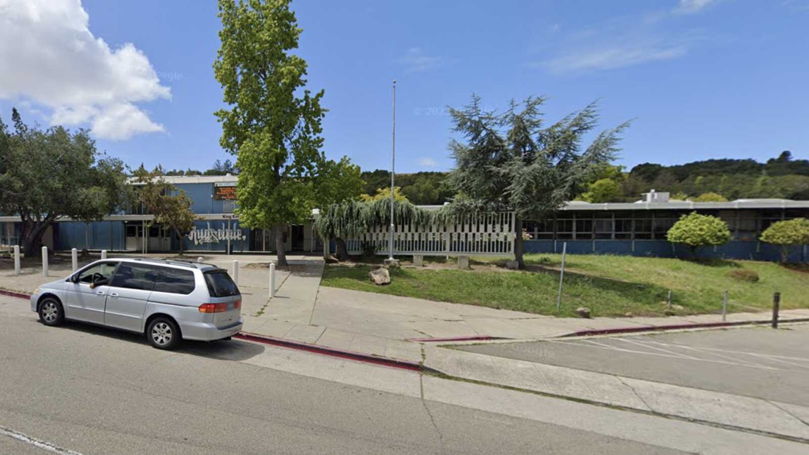 6 Wounded in Shooting on Oakland Schools Campus – Crime Online