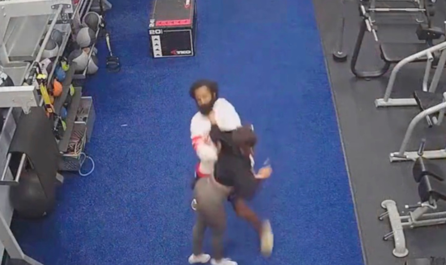 SEE IT: Florida Woman Fights Off Attacker at Apartment Gym – Crime Online