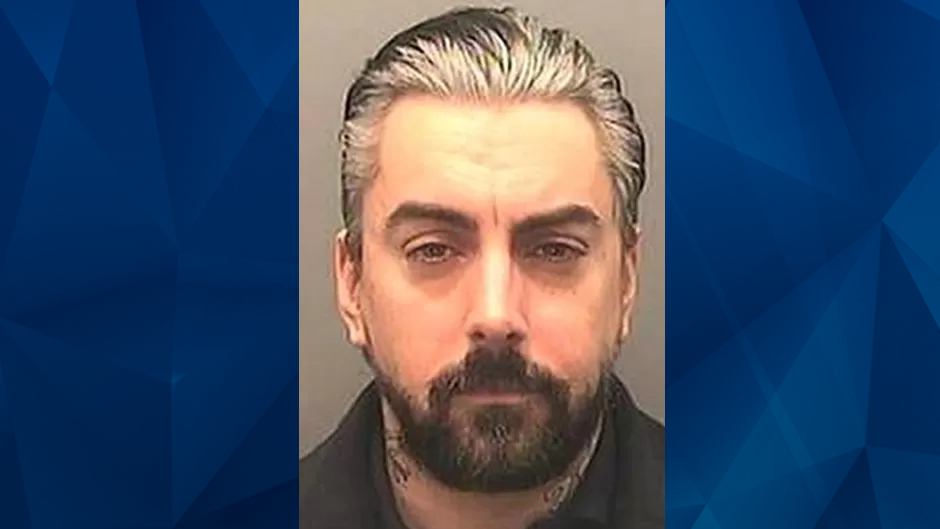 Pedo Lostprophets Singer Ian Watkins Is Stabbed in Prison