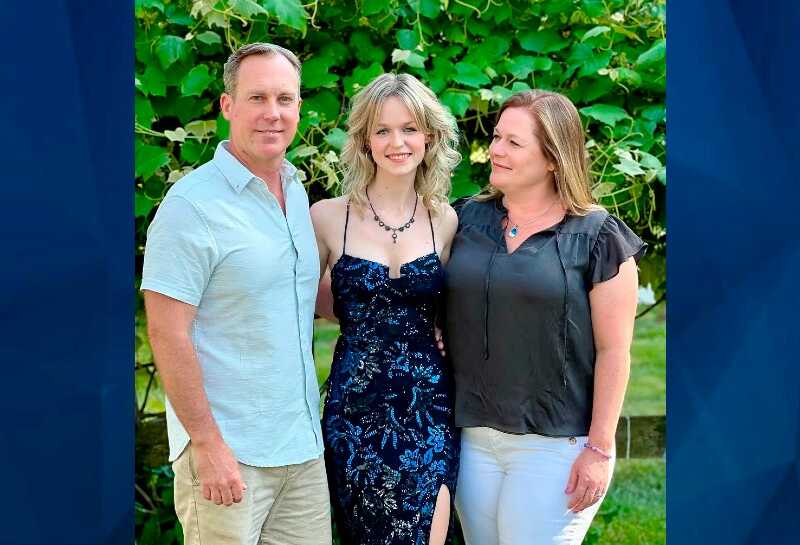 Jillian Ludwig with parents