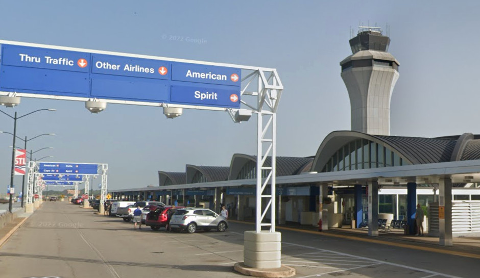 Man With Knife Shot Dead at St. Louis Airport