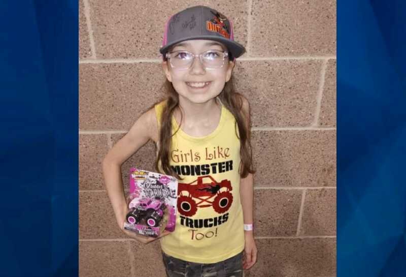 Avianna, yellow shirt